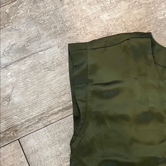 LOFT Forest Green Sleeveless Blouse - Picture 4 of 8